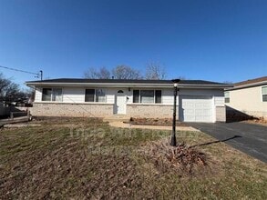 Building Photo - 10191 Mayfair Dr