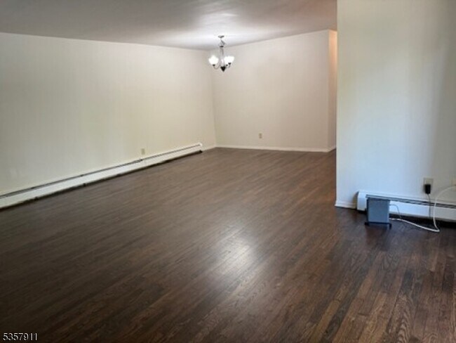Building Photo - 528 Andria Ave