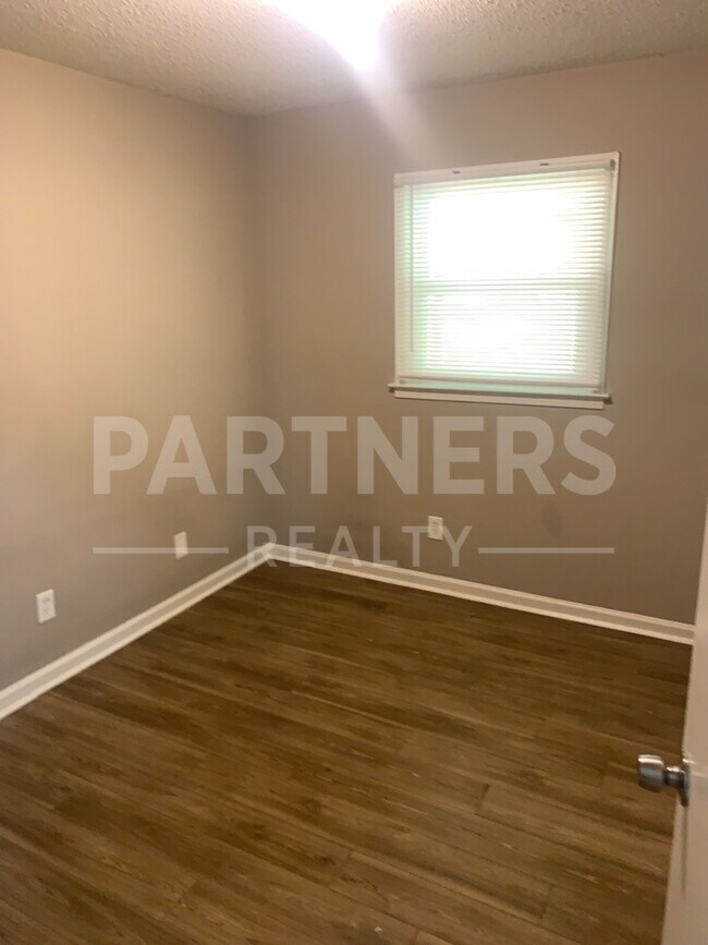 Building Photo - 4536 Wake Forest Dr