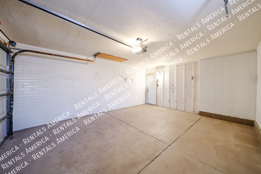 Building Photo - 9939 W Alabama Ave
