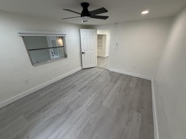 Building Photo - 539 Sunset Blvd