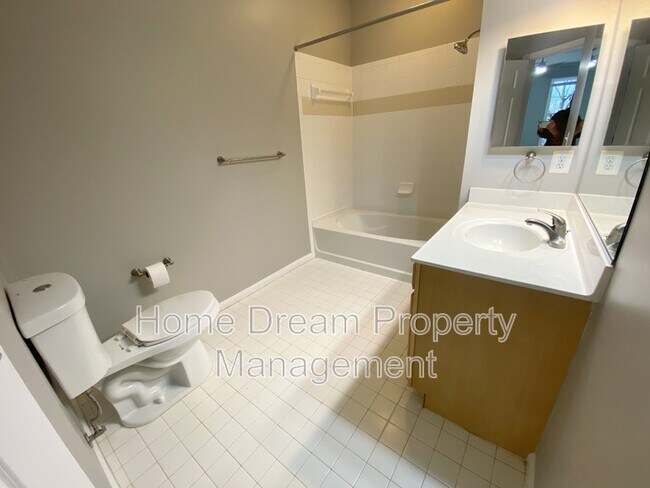 Building Photo - 2465 Army Navy Dr