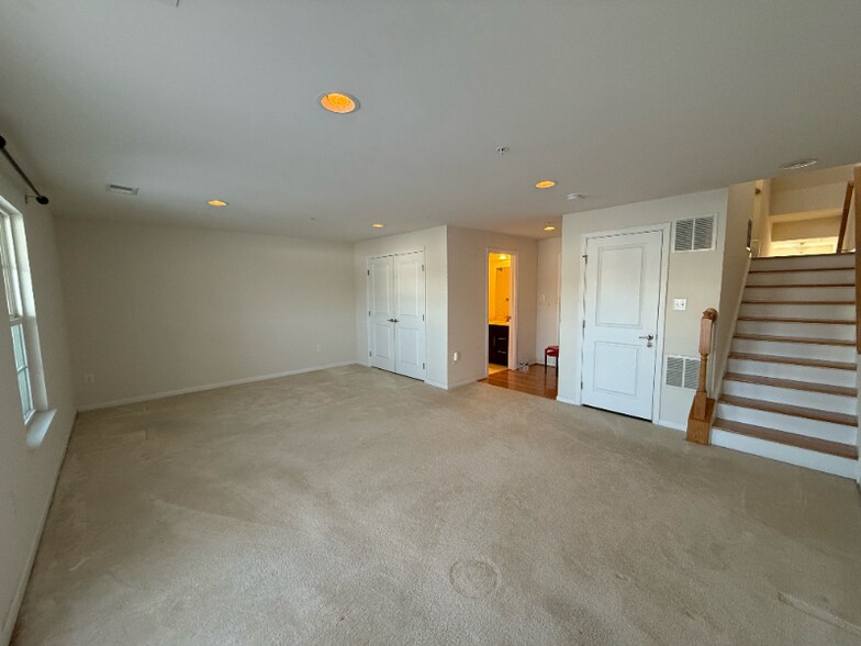 Building Photo - 19724 Vaughn Landing Dr