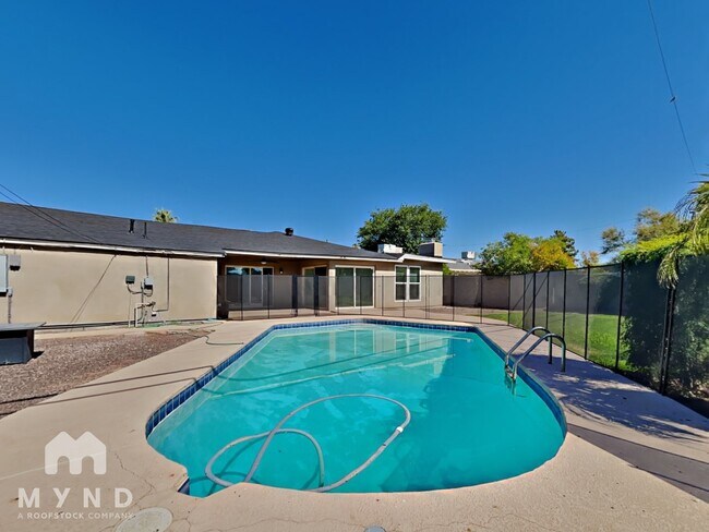 Building Photo - 3037 N 81st St