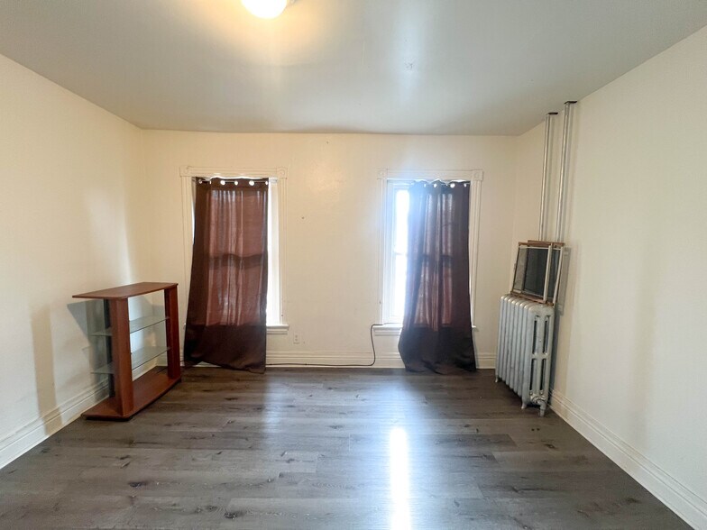 Building Photo - 117 1/2 N Penn St