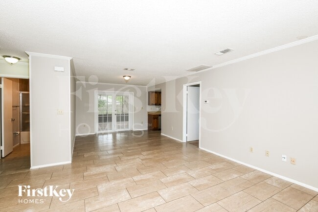 Building Photo - 2278 Hialeah St