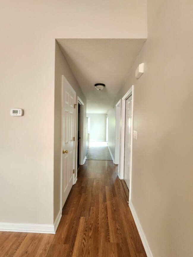 Building Photo - Beautiful 3 bed 2 1/2 bath townhome in a gated community with a pool. Showings Coming Soon!!!