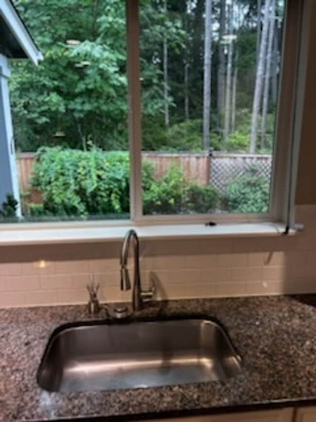 Building Photo - 5 Bedroom plus a Bonus Room in Gig Harbor