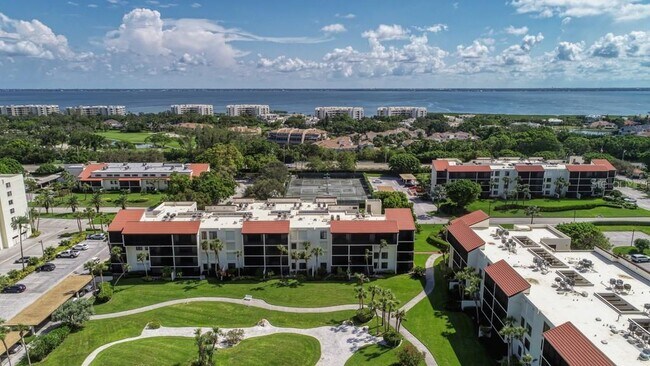 Building Photo - 1975 Gulf of Mexico Dr