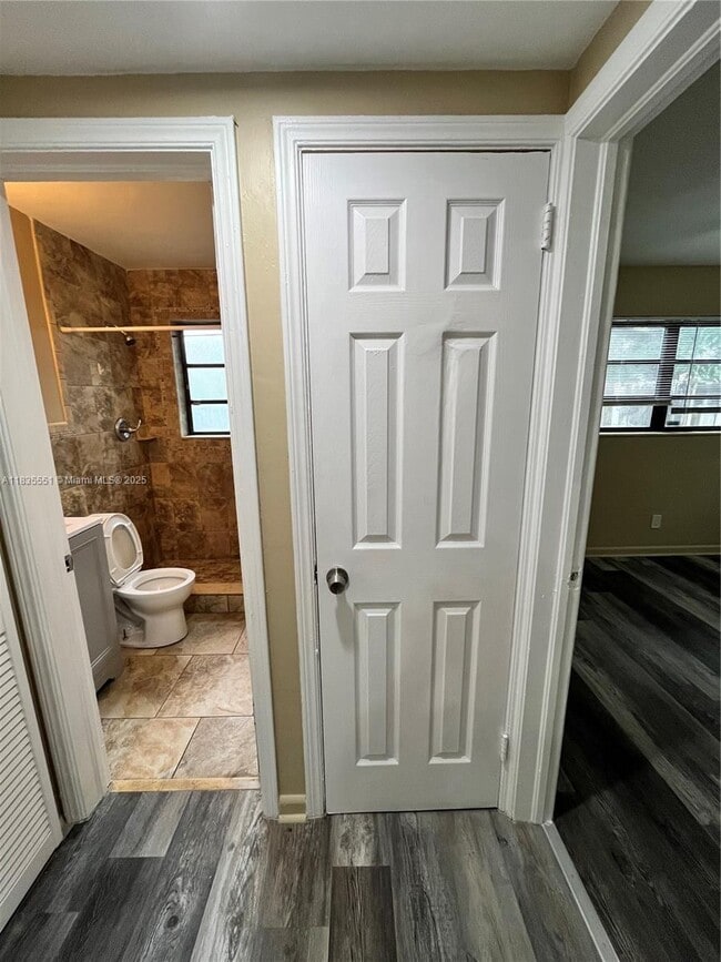 Building Photo - $3,000MONTHLY;1608 S 19TH AVE #HOUSE HOLLY...