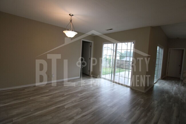 Building Photo - Beautiful 3BR Home in The Highlands Subdivision