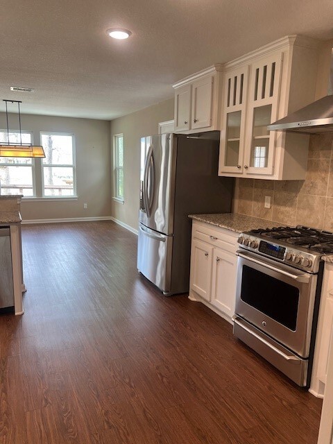 Building Photo - 411 Resort Dr