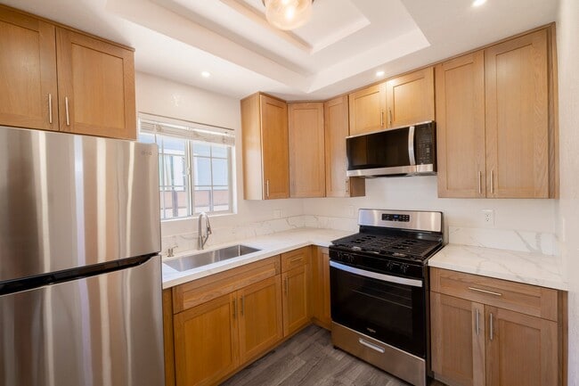 Building Photo - Beautifully updated 2 bed, 2 bath single-family home in Logan Heights