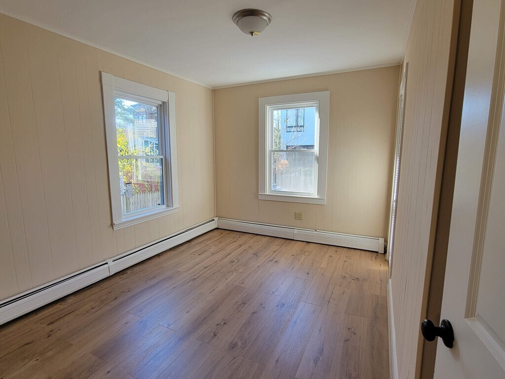 Building Photo - 45 Kinnaird St