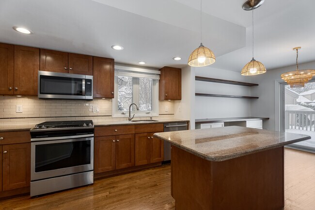 Building Photo - 8 Somerset Hills Village