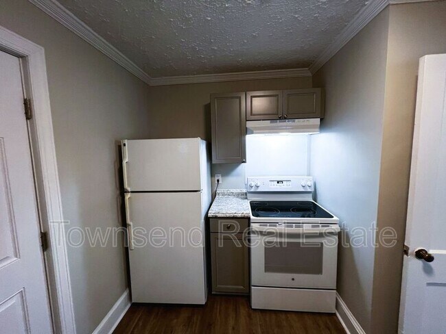 Building Photo - 217 N Virginia Ave