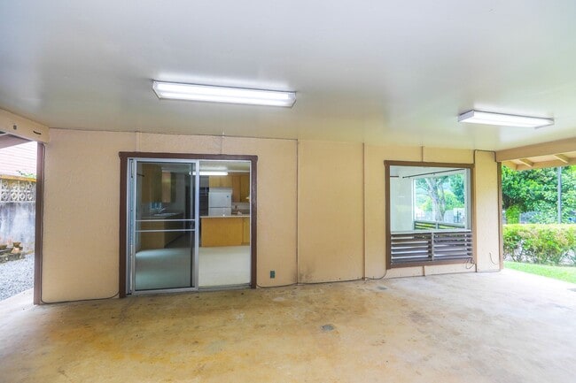 Building Photo - Kaneohe Woods – 3BR/2.5BA home with Mounta...