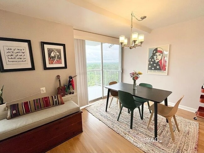 Building Photo - 301 N Beauregard St