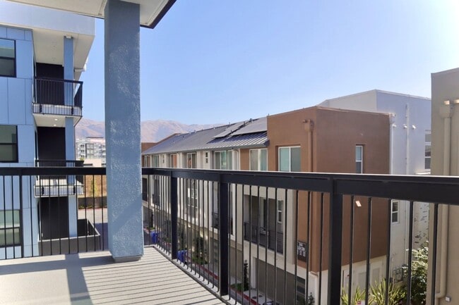 Building Photo - State of the Art Condo located in Fremont! – Metro West Community!