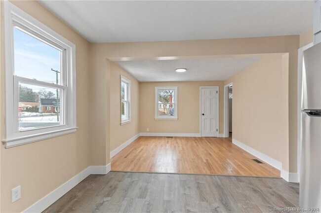 Building Photo - 128 Harlan St