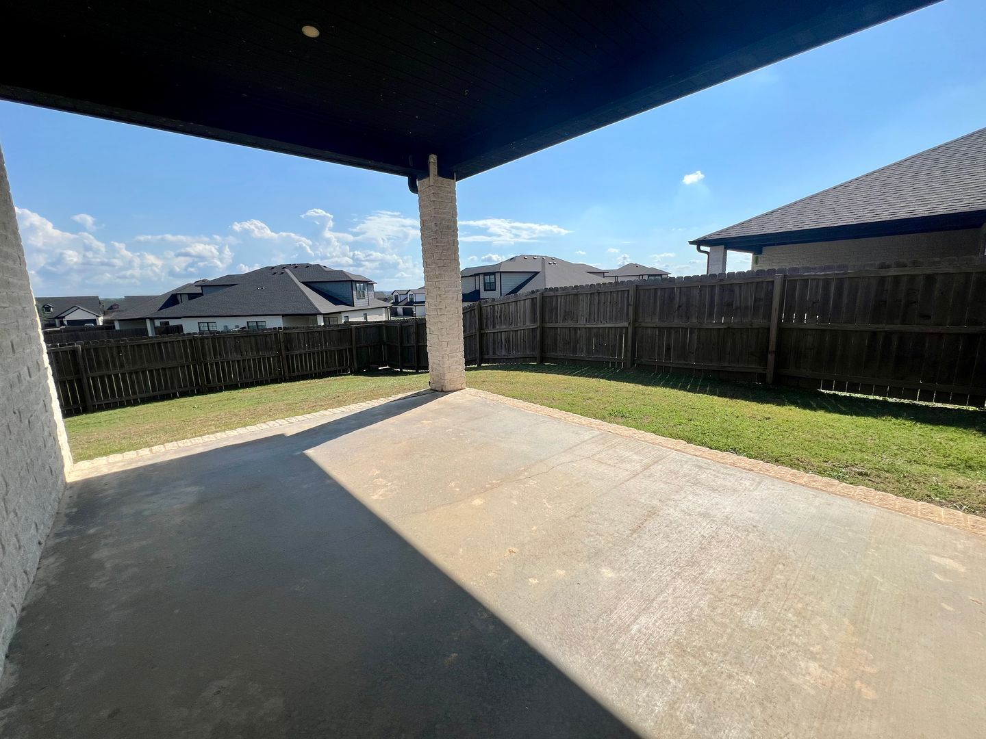 Building Photo - 6611 Leightyn Ln