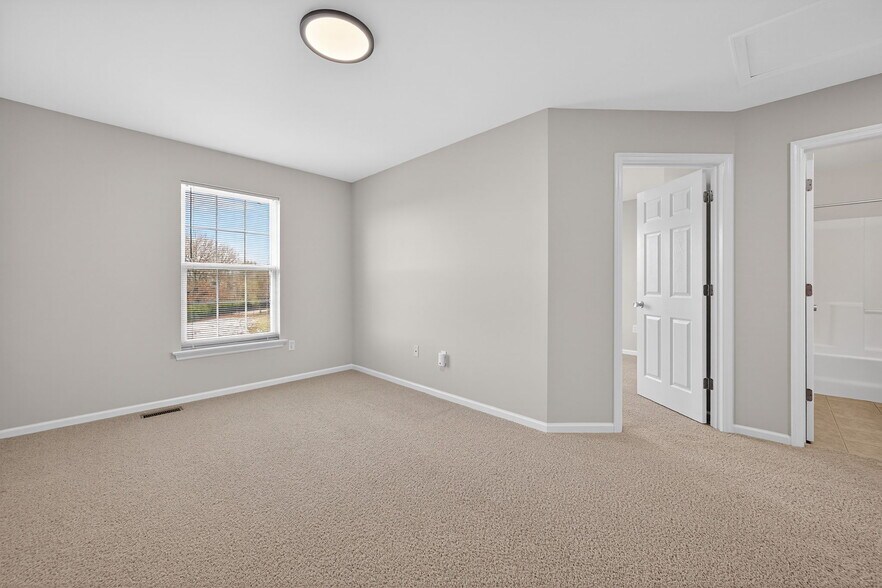 Building Photo - 373 Montclair Tower Dr