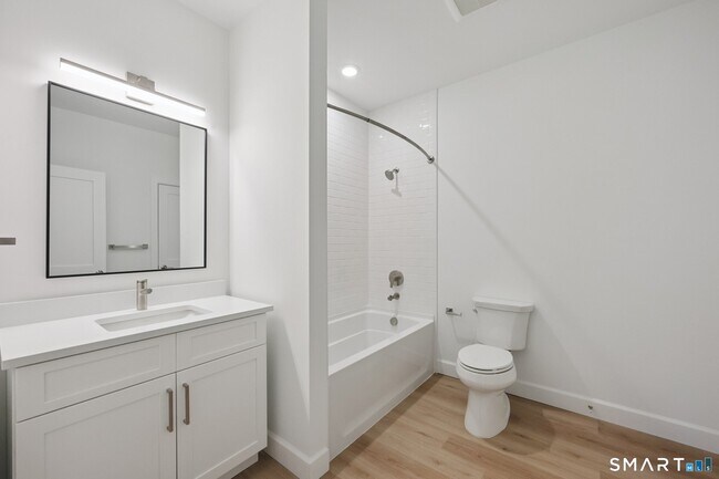 Building Photo - 131 Beach Rd