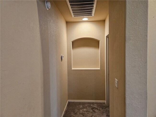 Building Photo - 2662 Bella Sera Dr