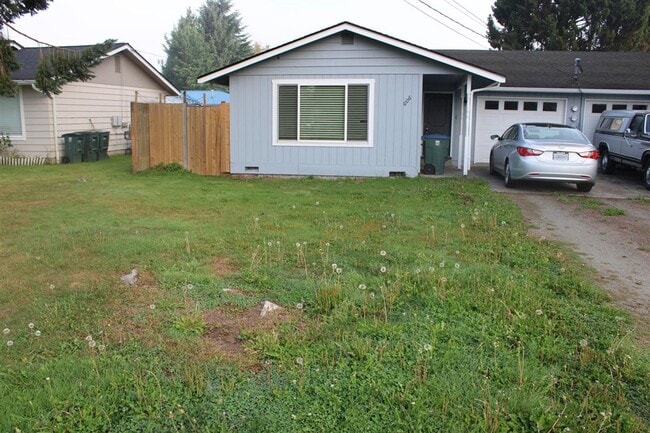 Primary Photo - 2 Bedroom, 1 Bathroom Duplex!!!!