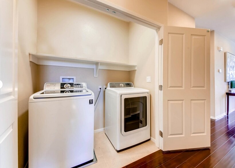 Building Photo - 6610 Canopy Ridge Ln