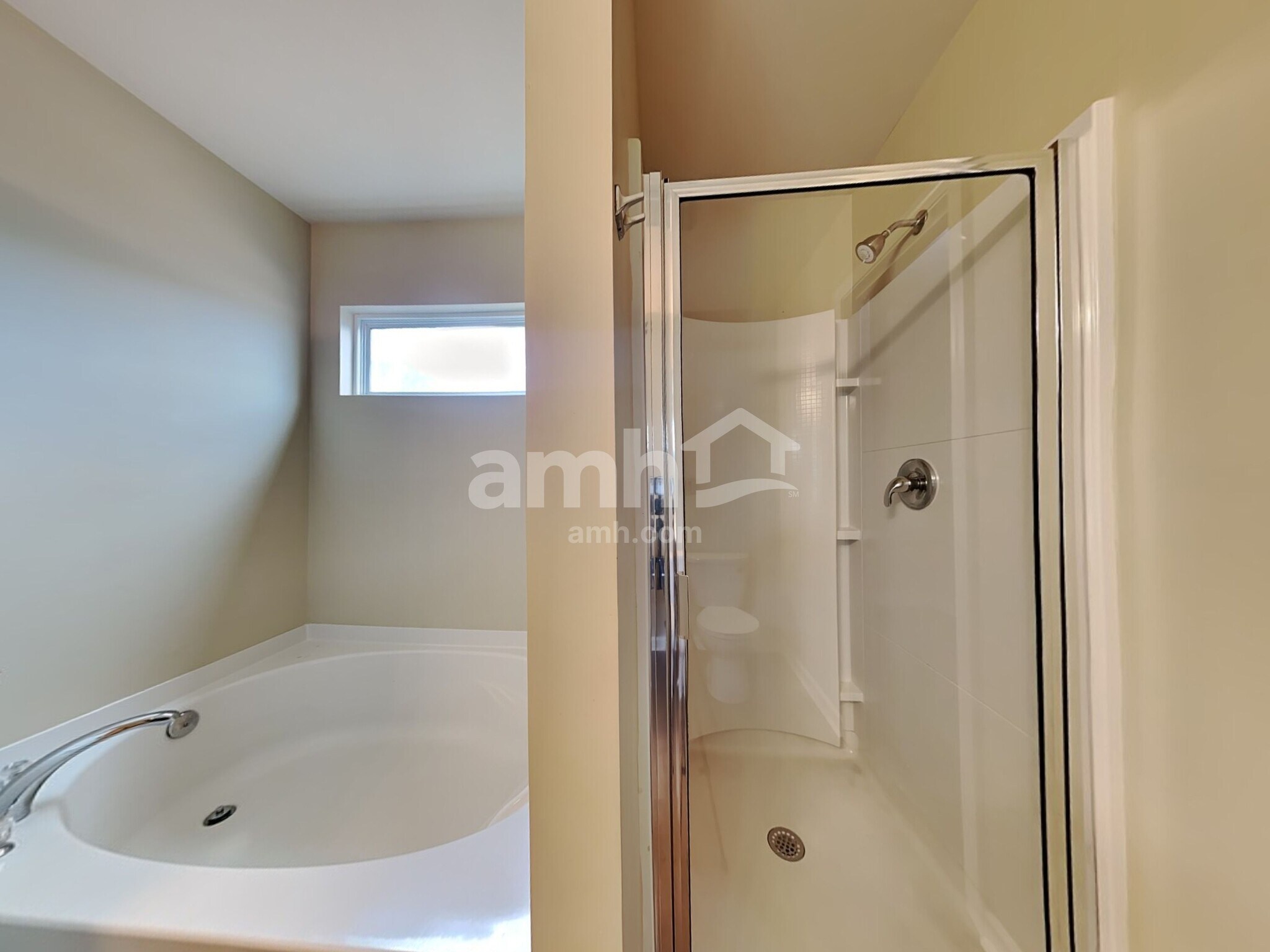 Building Photo - 350 Iveson Rd