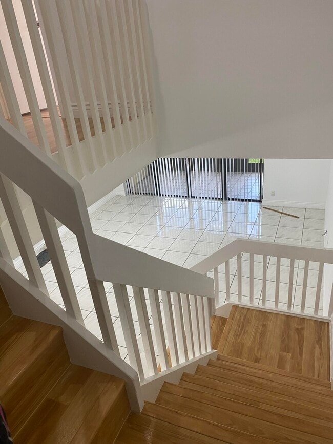 Building Photo - 3961 Cocoplum Cir