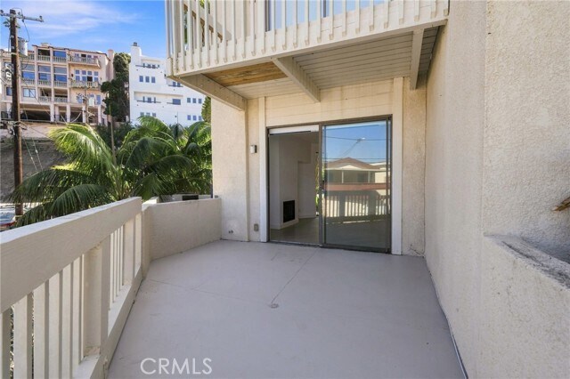 Building Photo - 7301 Vista Del Mar