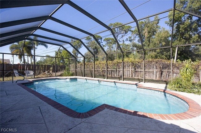 Building Photo - 7261 Albany Rd