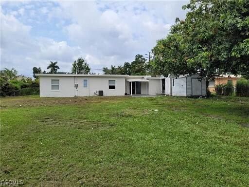 Building Photo - 2027 Maravilla Cir