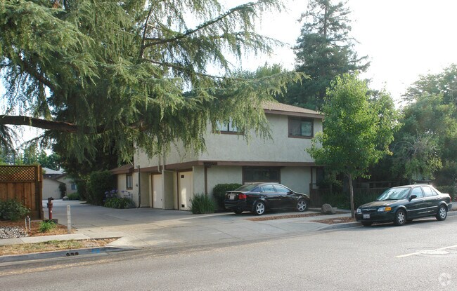 Building Photo - 175-195 W Rincon Ave