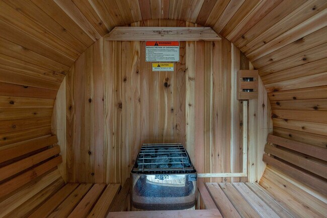 Building Photo - 41 Little Forest Dr