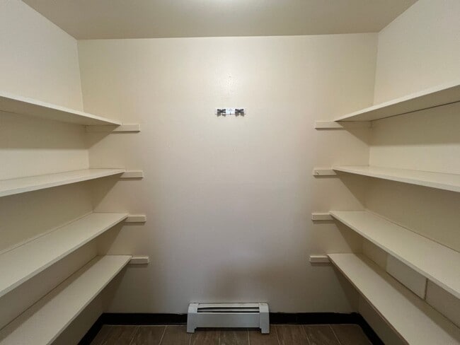 Building Photo - Mathews634 (KC-DT)