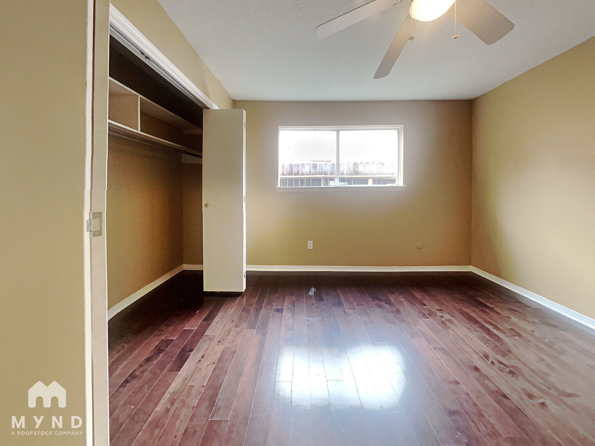 Building Photo - 2103 Woodland Springs St