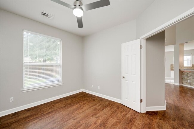 Building Photo - 8106 Longdraw Dr