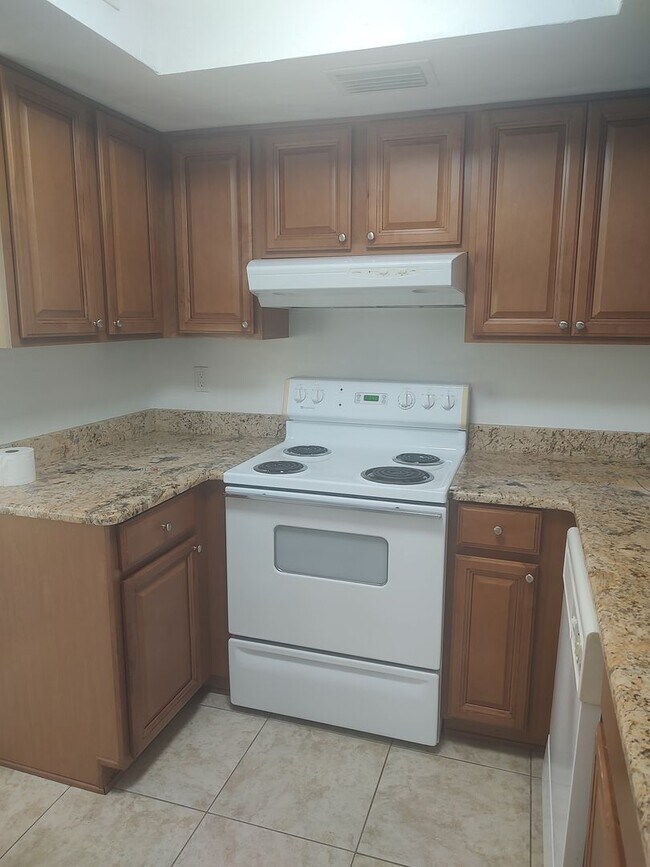 Building Photo - 12201 Sandalwood Dr