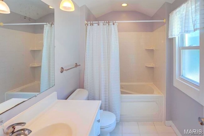 Building Photo - 126 S Meridian Rd