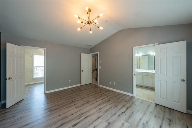 Building Photo - 331 Balaban Cir