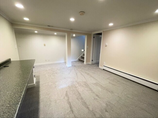Building Photo - 4bd/2ba Seattle Home