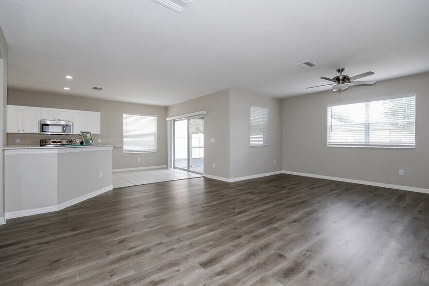 Building Photo - 1425 Delano Trent St