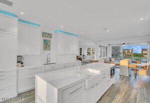 Building Photo - 985 Ocean Ave