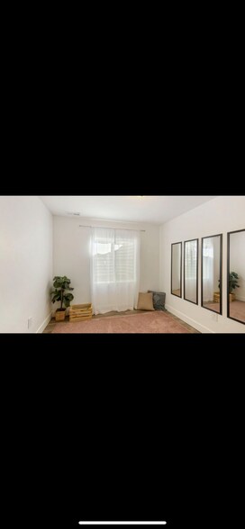 Building Photo - 11449 S Abbey Mill Dr