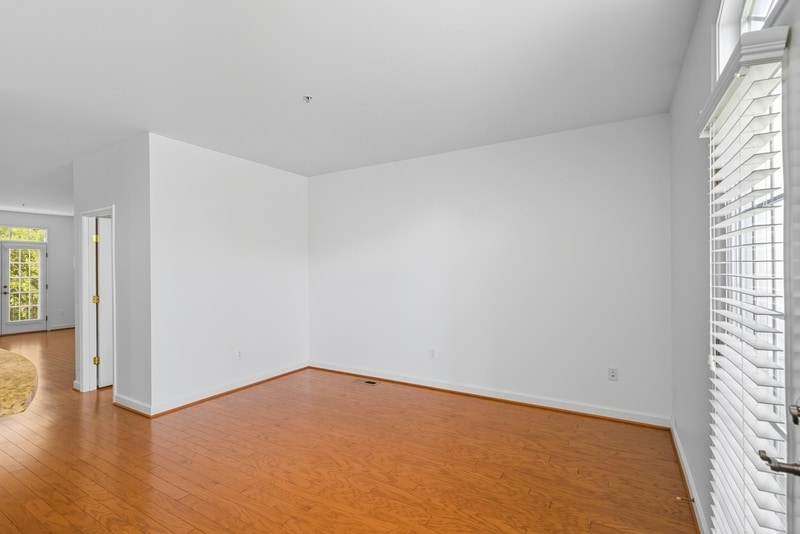 Building Photo - 613 Spectator Ave