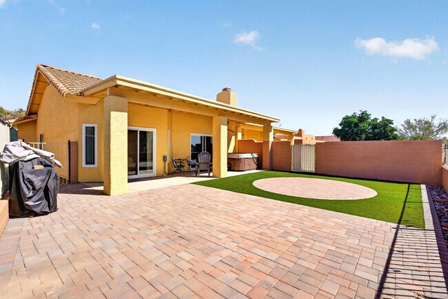 Building Photo - 12213 N Chama Dr