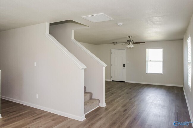 Building Photo - 129 Elmhurst Dr